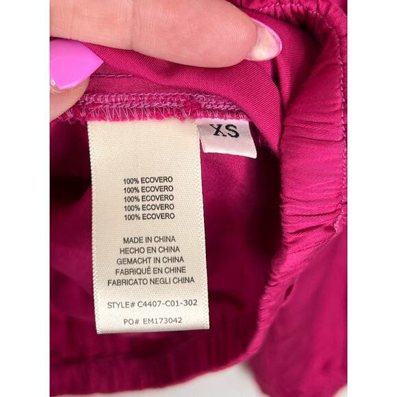 NWT Evereve Cloth & Stone Luxe Satin Banded Blouse Berryfizz Pink Womens Size XS - Picture 10 of 11